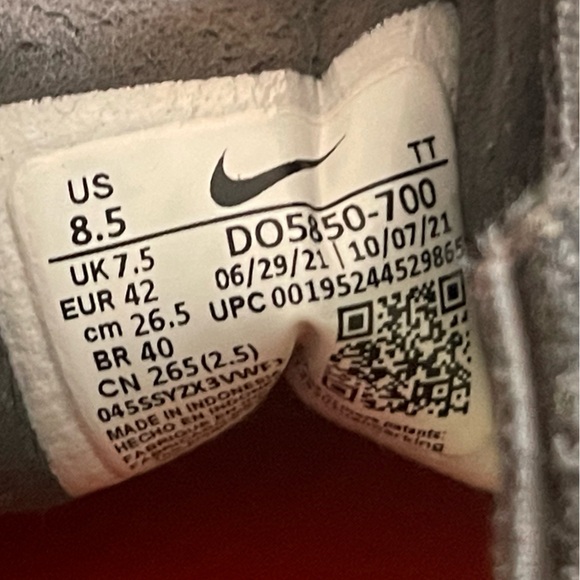 Nike Waffle One SE Go The Extra Smile Yellow Pollen Black Smiley Face - Picture 9 of 9